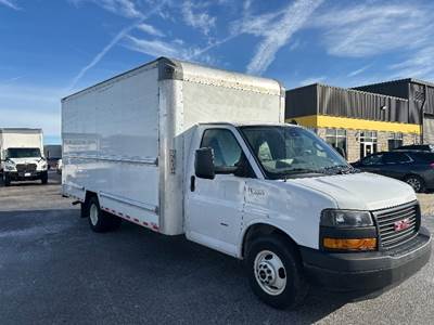 GMC G33903 Box Truck - 401HP, 6 Speed Automatic, Roll up Door