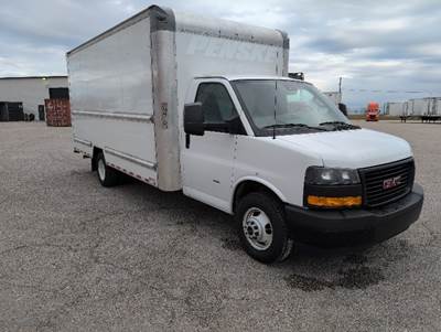 GMC G33903 Box Truck - 401HP, 6 Speed Automatic, Roll up Door