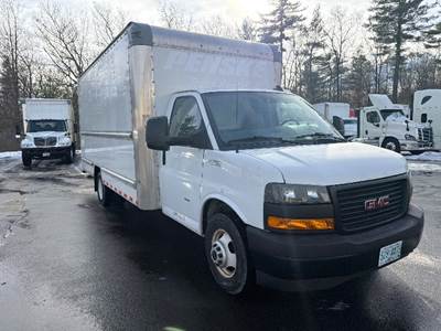 GMC G33903 Box Truck - 401HP, 6 Speed Automatic, Roll up Door
