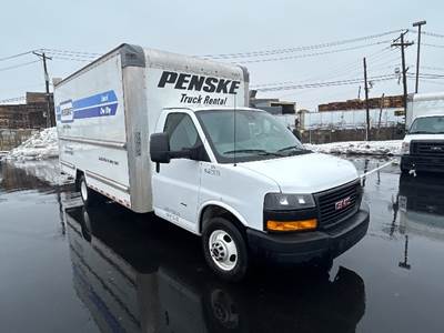 GMC G33903 Box Truck - 401HP, 6 Speed Automatic, Roll up Door