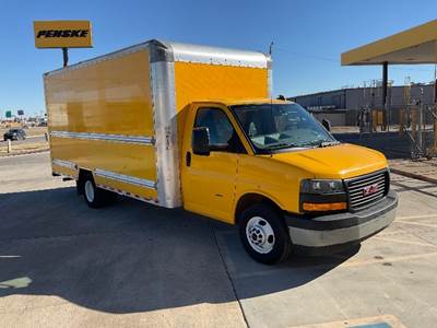 GMC G33903 Box Truck - 401HP, 6 Speed Automatic, Roll up Door