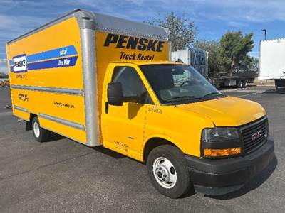 GMC G33903 Box Truck - 401HP, 6 Speed Automatic, Roll up Door
