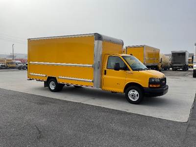 GMC G33903 Box Truck - 401HP, 6 Speed Automatic, Roll up Door