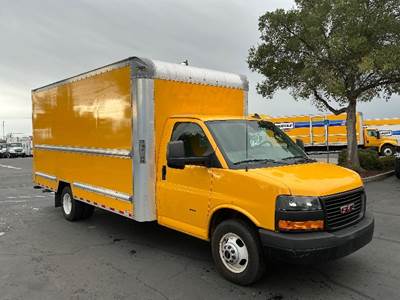 GMC G33903 Box Truck - 401HP, 6 Speed Automatic, Roll up Door