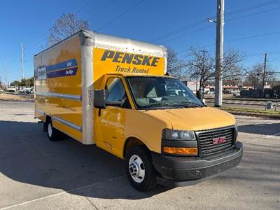 GMC G33903 Box Truck - 401HP, 6 Speed Automatic, Roll up Door