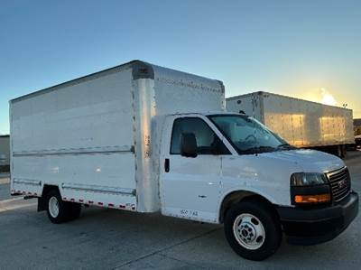 GMC G33903 Box Truck - 401HP, 6 Speed Automatic, Roll up Door