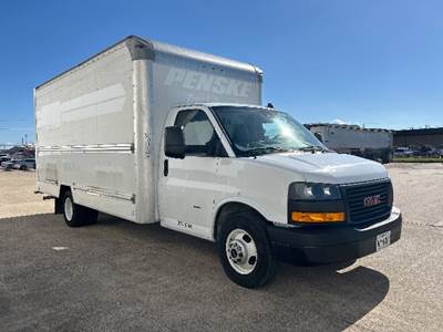 GMC G33903 Box Truck - 401HP, 6 Speed Automatic, Roll up Door