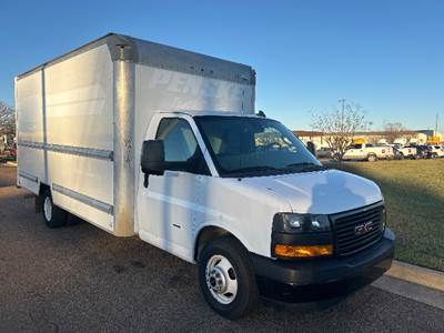 GMC G33903 Box Truck - 401HP, 6 Speed Automatic, Roll up Door
