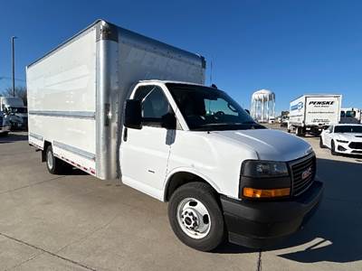 GMC G33903 Box Truck - 401HP, 6 Speed Automatic, Roll up Door