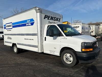 GMC G33903 Box Truck - 401HP, 6 Speed Automatic, Roll up Door