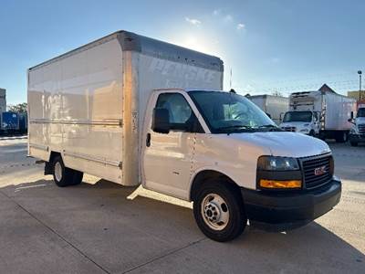 GMC G33903 Box Truck - 401HP, 6 Speed Automatic, Roll up Door