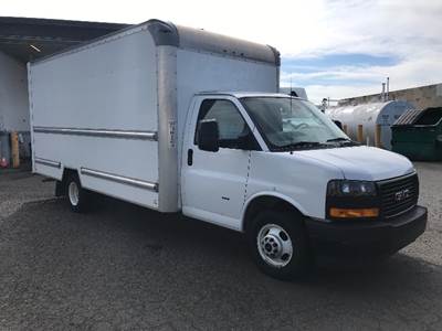 GMC G33903 Box Truck - 401HP, 6 Speed Automatic, Roll up Door