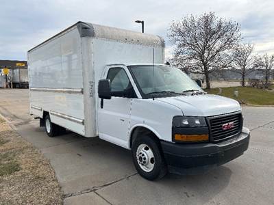 GMC G33903 Box Truck - 401HP, 6 Speed Automatic, Roll up Door