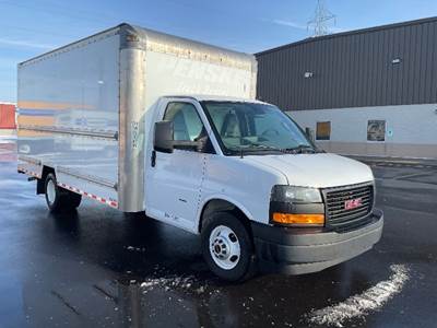 GMC G33903 Box Truck - 401HP, 6 Speed Automatic, Roll up Door