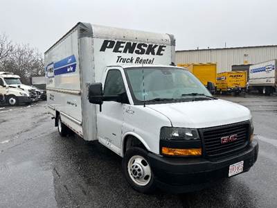 GMC G33903 Box Truck - 401HP, 6 Speed Automatic, Roll up Door