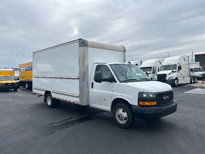 GMC G33903 Box Truck - 401HP, 6 Speed Automatic, Roll up Door