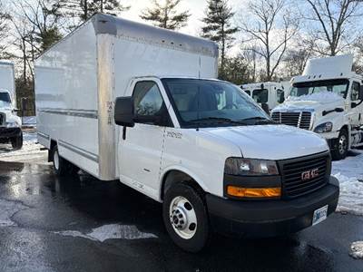 GMC G33903 Box Truck - 401HP, 6 Speed Automatic, Roll up Door