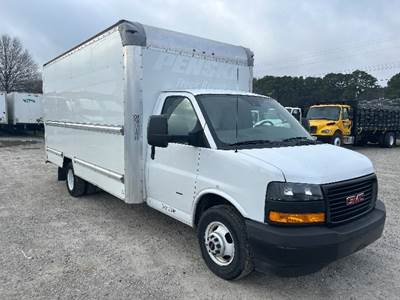 GMC G33903 Box Truck - 401HP, 6 Speed Automatic, Roll up Door