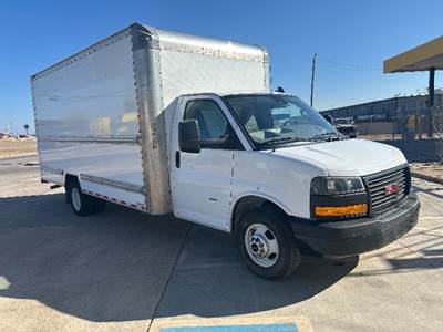 GMC G33903 Box Truck - 401HP, 6 Speed Automatic, Roll up Door