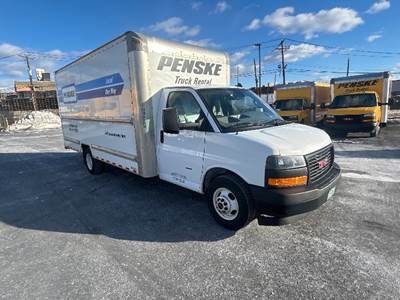 GMC G33903 Box Truck - 401HP, 6 Speed Automatic, Roll up Door