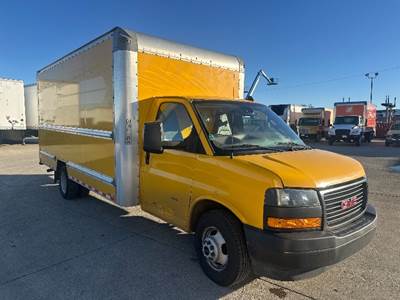 GMC G33903 Box Truck - 401HP, 6 Speed Automatic, Roll up Door