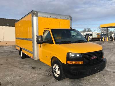 GMC G33903 Box Truck - 401HP, 6 Speed Automatic, Roll up Door