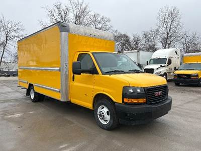 GMC G33903 Box Truck - 401HP, 6 Speed Automatic, Roll up Door