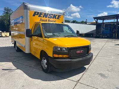 GMC G33903 Box Truck - 401HP, 6 Speed Automatic, Roll up Door