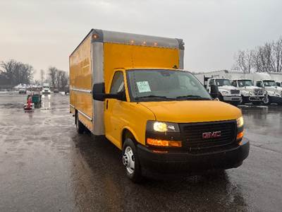 GMC G33903 Box Truck - 401HP, 6 Speed Automatic, Roll up Door