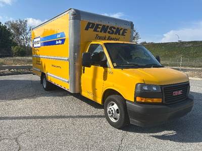 GMC G33903 Box Truck - 401HP, 6 Speed Automatic, Roll up Door