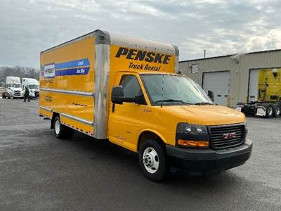 GMC G33903 Box Truck - 401HP, 6 Speed Automatic, Roll up Door