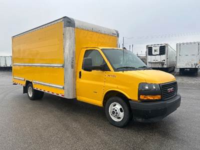 GMC G33903 Box Truck - 401HP, 6 Speed Automatic, Roll up Door