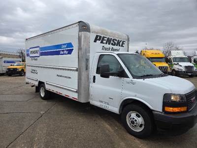 GMC G33903 Box Truck - 401HP, 6 Speed Automatic, Roll up Door