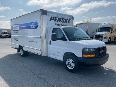 GMC G33903 Box Truck - 401HP, 6 Speed Automatic, Roll up Door