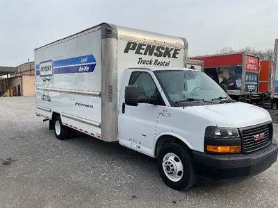 GMC G33903 Box Truck - 401HP, 6 Speed Automatic, Roll up Door
