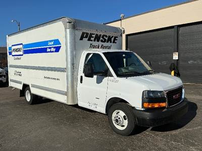 GMC G33903 Box Truck - 401HP, 6 Speed Automatic, Roll up Door