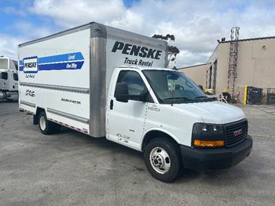 GMC G33903 Box Truck - 401HP, 6 Speed Automatic, Roll up Door