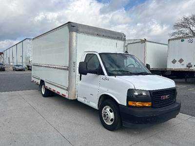 GMC G33903 Box Truck - 401HP, 6 Speed Automatic, Roll up Door