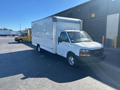 GMC G33903 Box Truck - 401HP, 6 Speed Automatic, Roll up Door