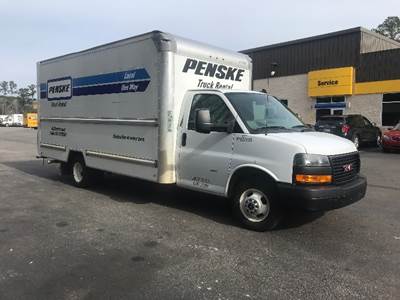 GMC G33903 Box Truck - 401HP, 6 Speed Automatic, Roll up Door
