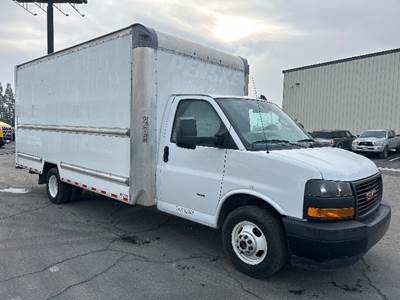 GMC G33903 Box Truck - 401HP, 6 Speed Automatic, Roll up Door