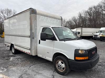 GMC G33903 Box Truck - 401HP, 6 Speed Automatic, Roll up Door