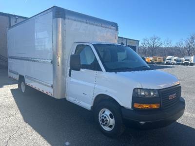 GMC G33903 Box Truck - 401HP, 6 Speed Automatic, Roll up Door