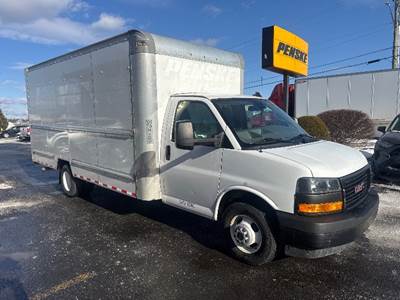 GMC G33903 Box Truck - 401HP, 6 Speed Automatic, Roll up Door