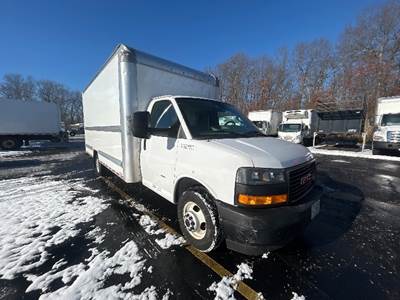 GMC G33903 Box Truck - 401HP, 6 Speed Automatic, Roll up Door