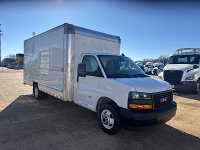 GMC G33903 Box Truck - 401HP, 6 Speed Automatic, Roll up Door
