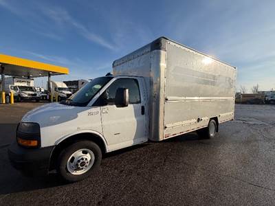 GMC G33903 Box Truck - 401HP, 6 Speed Automatic, Roll up Door