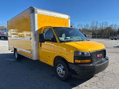 GMC G33903 Box Truck - 401HP, 6 Speed Automatic, Roll up Door