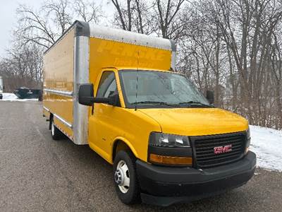 GMC G33903 Box Truck - 401HP, 6 Speed Automatic, Roll up Door