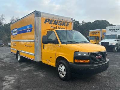 GMC G33903 Box Truck - 401HP, 6 Speed Automatic, Roll up Door